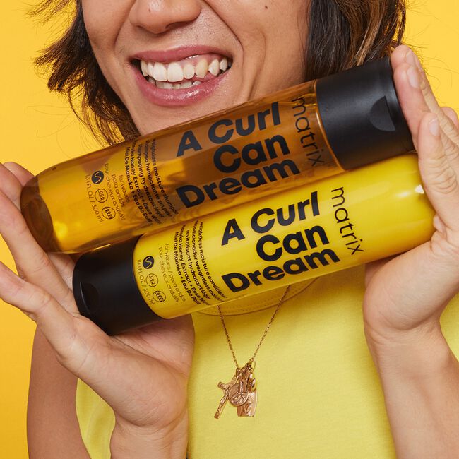 A Curl Can Dream Weightless Moisture Shampoo for Waves